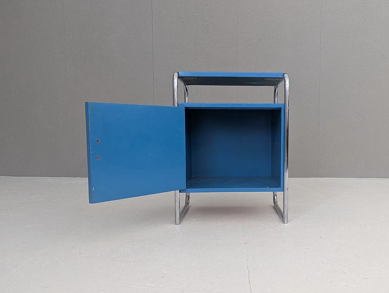Bauhaus tubular steel nightstand by J. Fenyves for Thonet, 1930s 3
