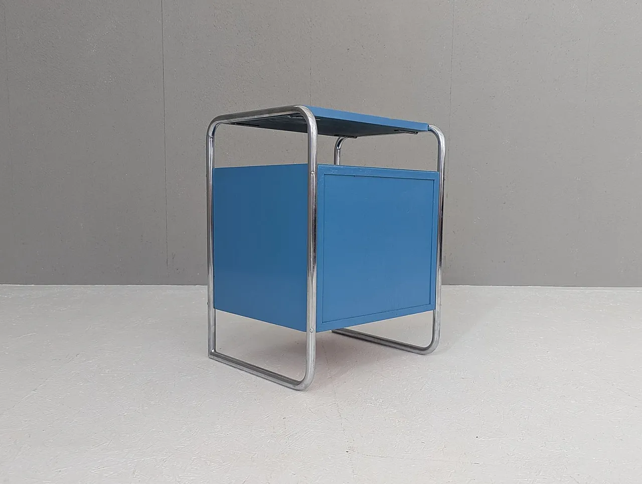 Bauhaus tubular steel nightstand by J. Fenyves for Thonet, 1930s 4