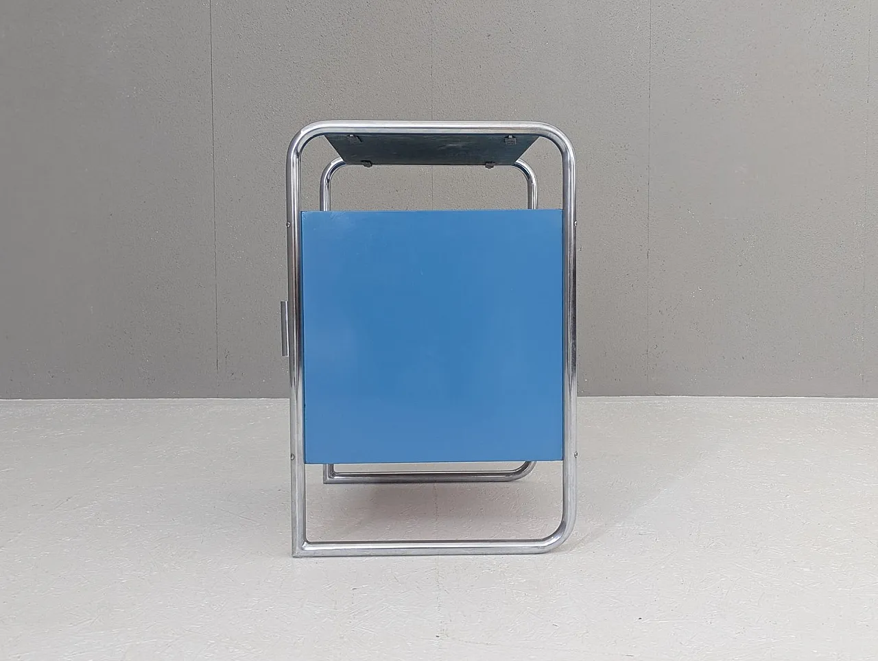 Bauhaus tubular steel nightstand by J. Fenyves for Thonet, 1930s 5