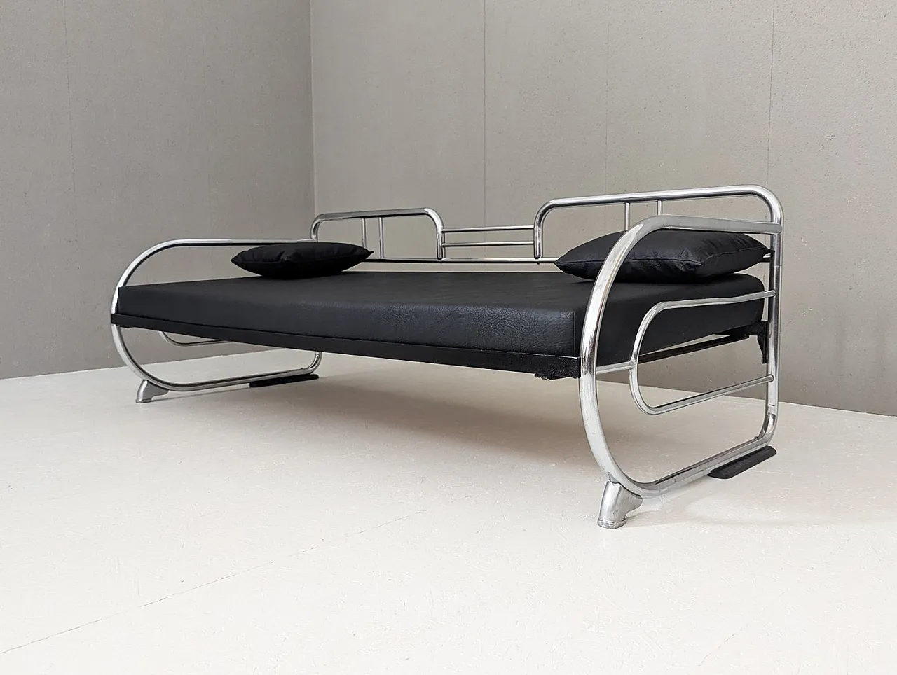 Bauhaus tubular steel sofa by Hynek Gottwald, 1930s 1