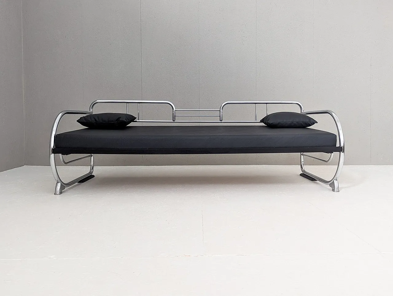 Bauhaus tubular steel sofa by Hynek Gottwald, 1930s 2