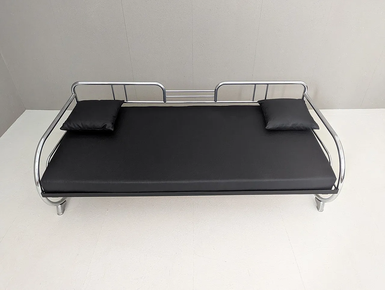 Bauhaus tubular steel sofa by Hynek Gottwald, 1930s 7
