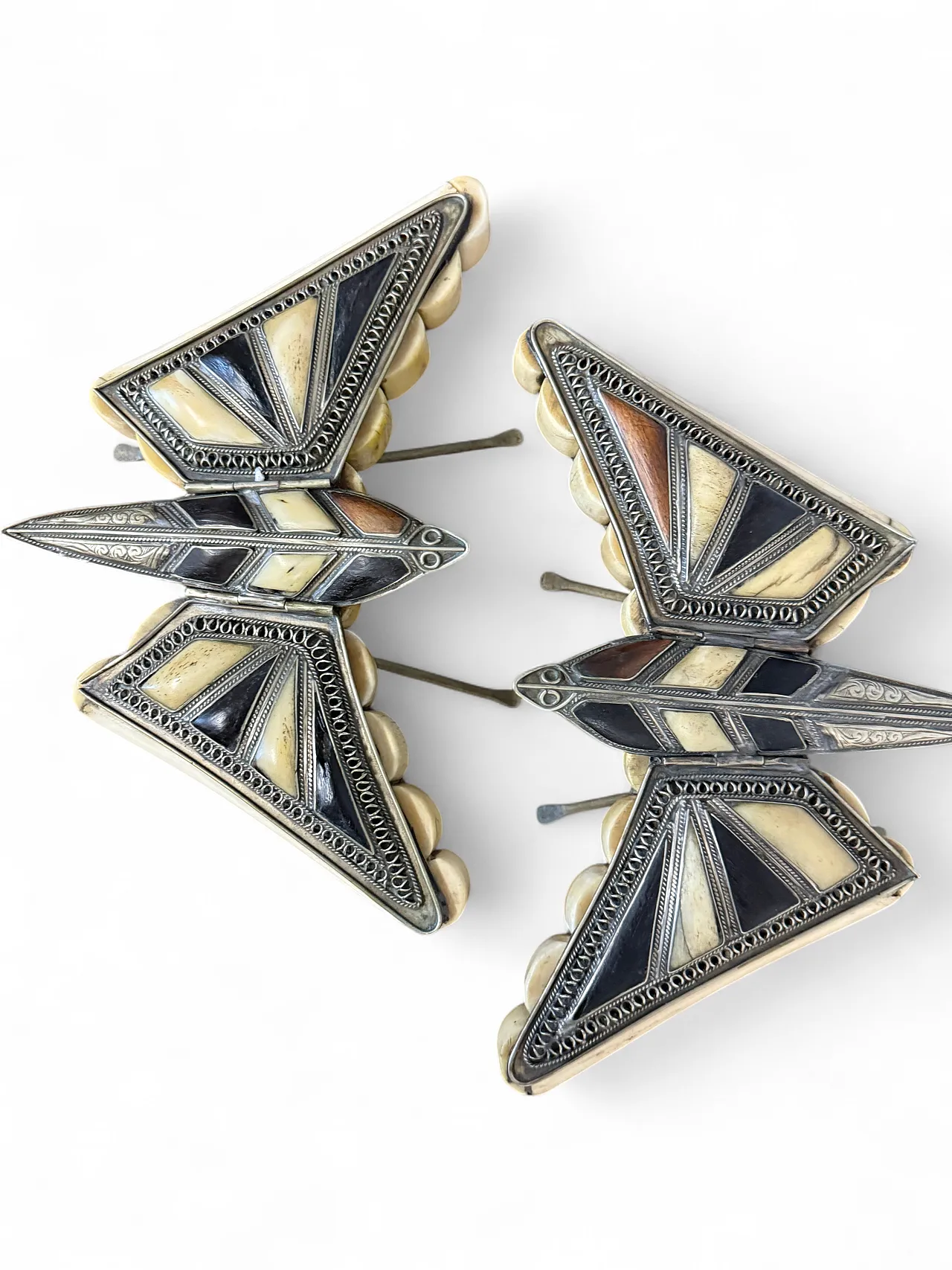 Pair of butterfly jewelry boxes in bone and carved wood, 1970s 12
