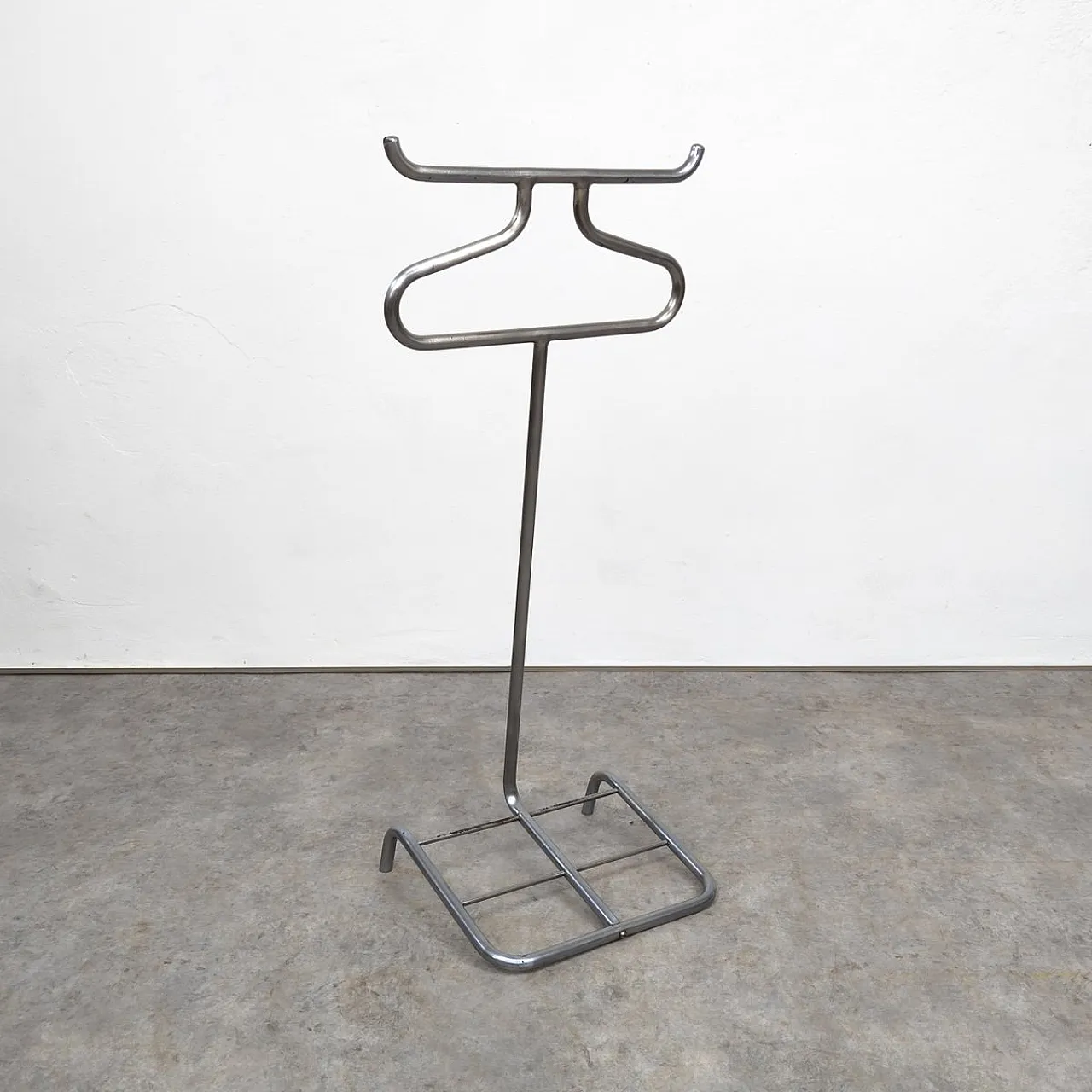 Tubular steel coat rack/valet V17 by Robert Slezák, 1930s 1