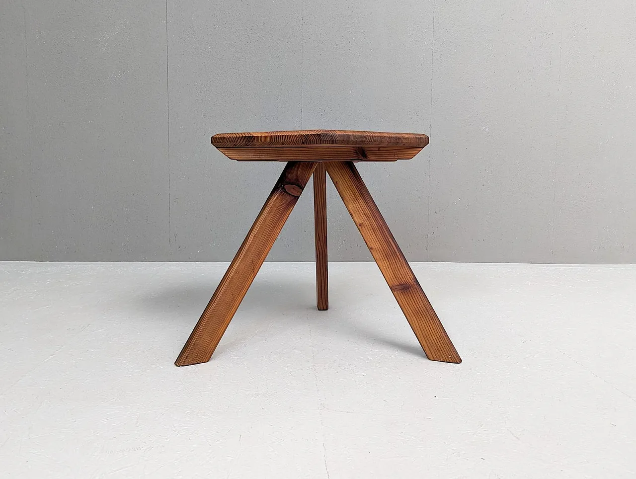 Hexagonal pine side table in the style of Pierre Chapo, 1970s 1