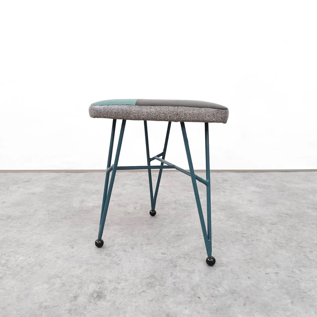 Mid-Century stool by Miroslav Navrátil for Vertex, 1960s 2
