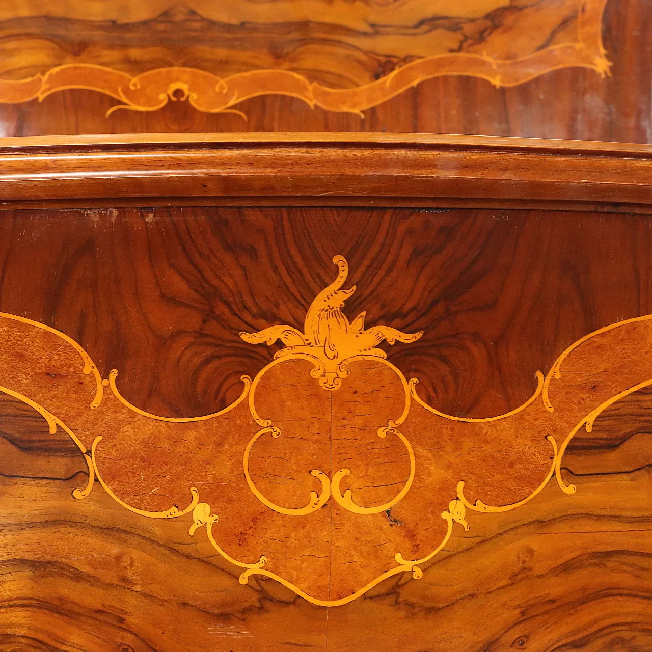 Baroque double bed in walnut and mahogany, early 20th century 6