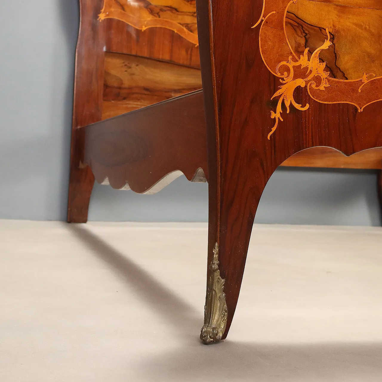 Baroque double bed in walnut and mahogany, early 20th century 9