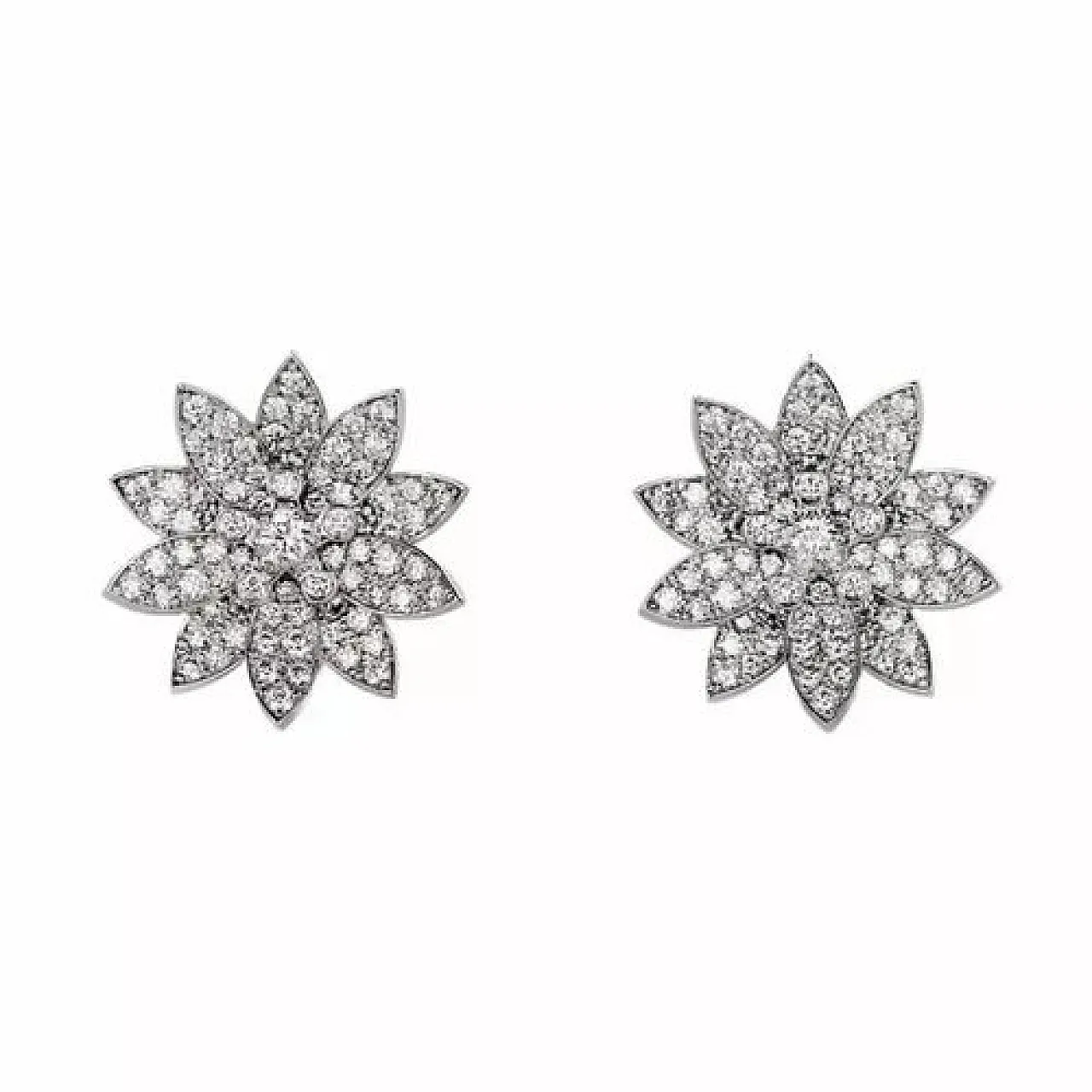 Pair of Lotus earrings in white gold with diamonds, 19th century 1