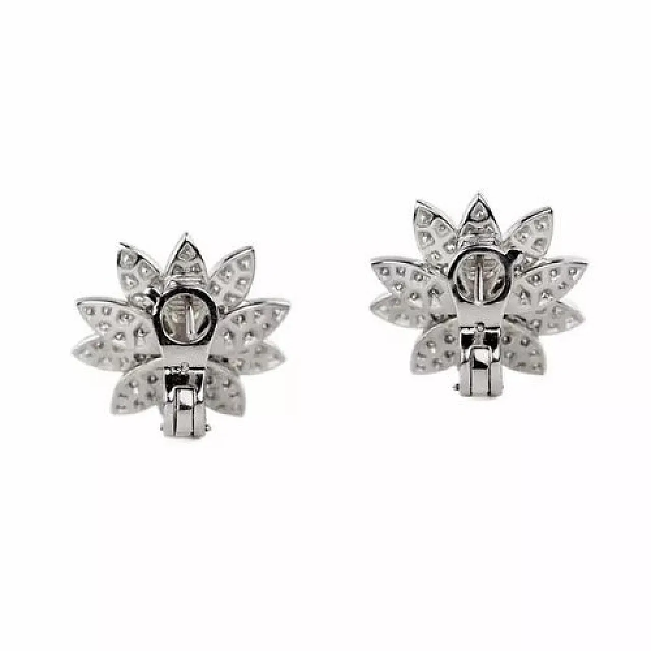 Pair of Lotus earrings in white gold with diamonds, 19th century 4