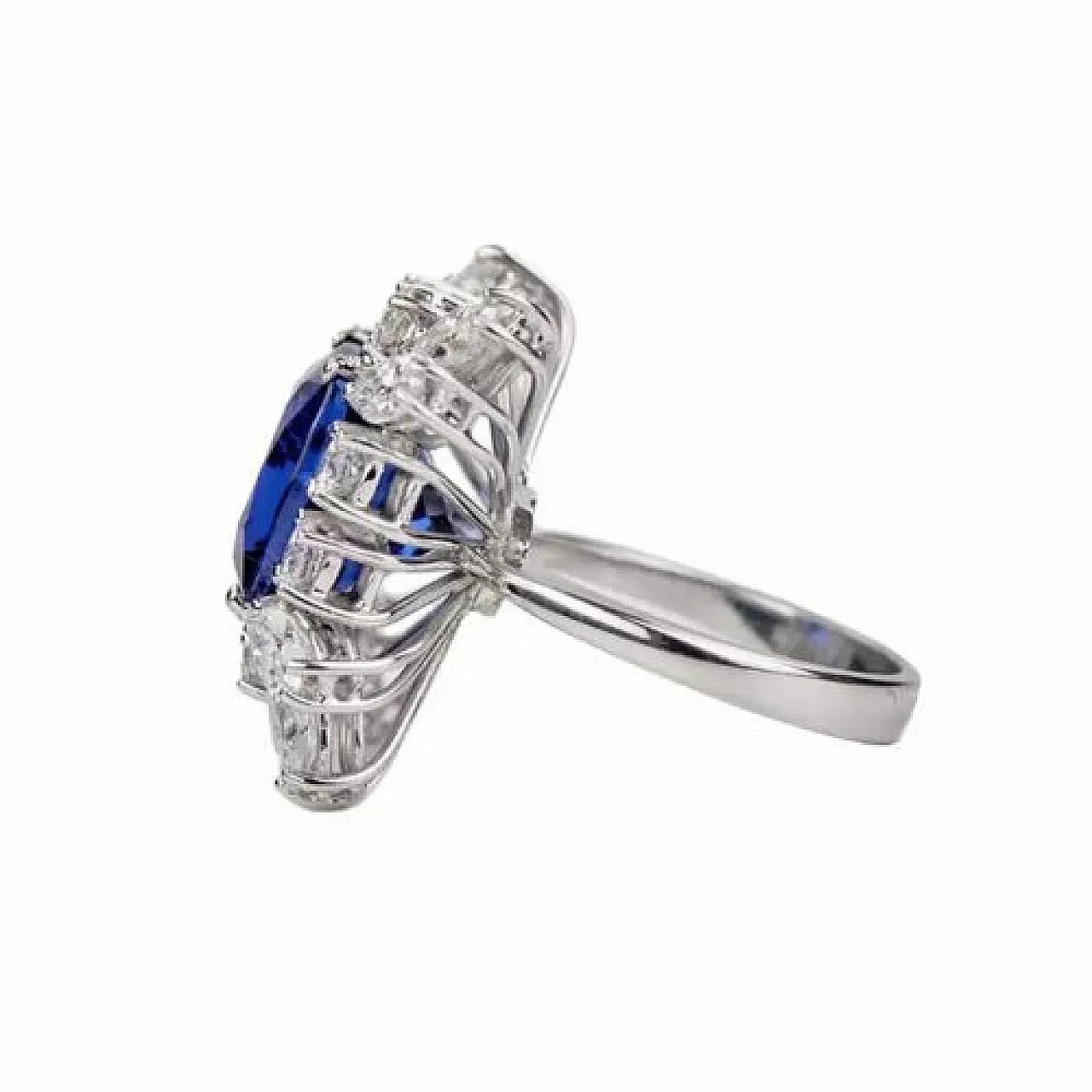 Gold ring with tanzanite and diamonds, 2000s 6