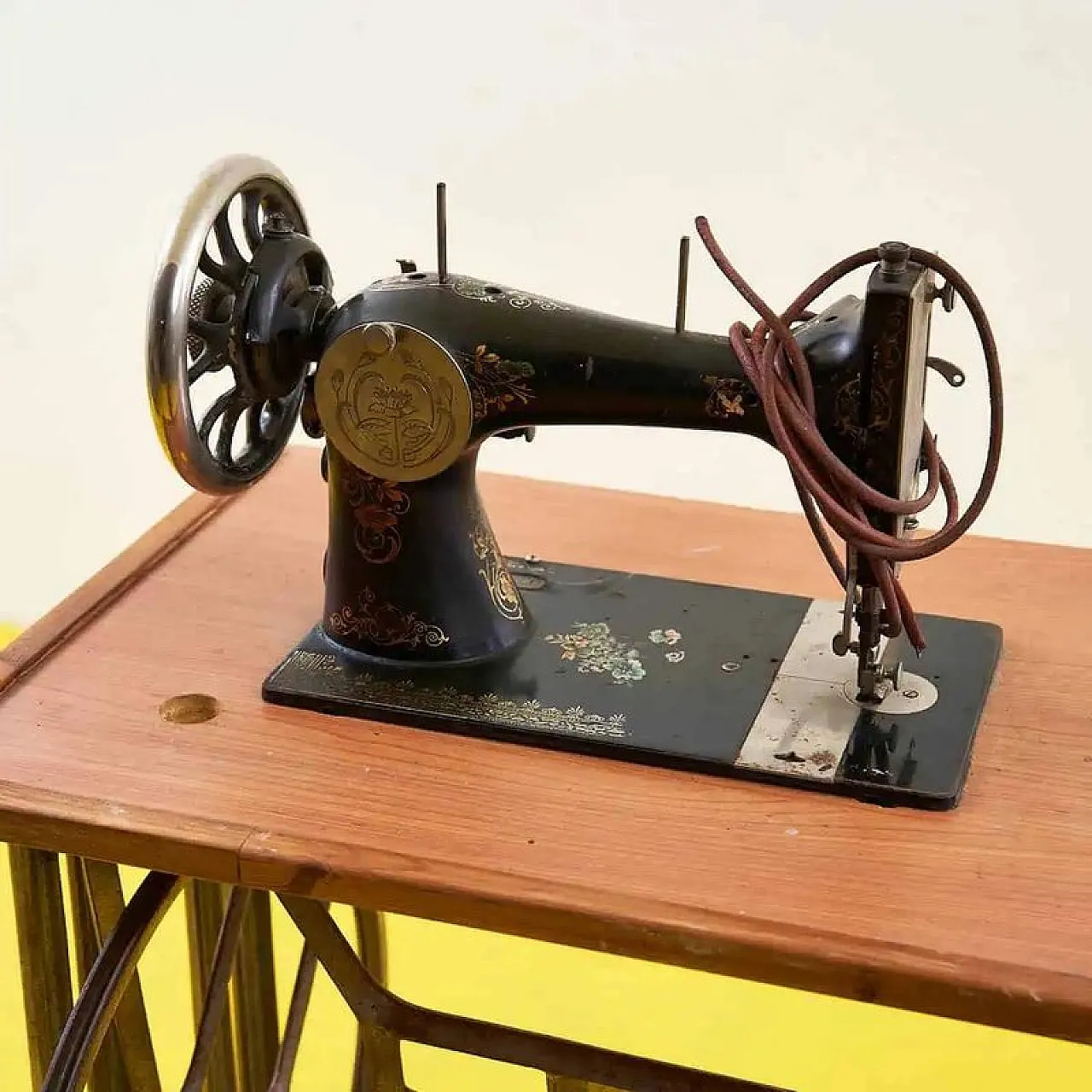 Macchina da cucire di Singer, anni '50 3