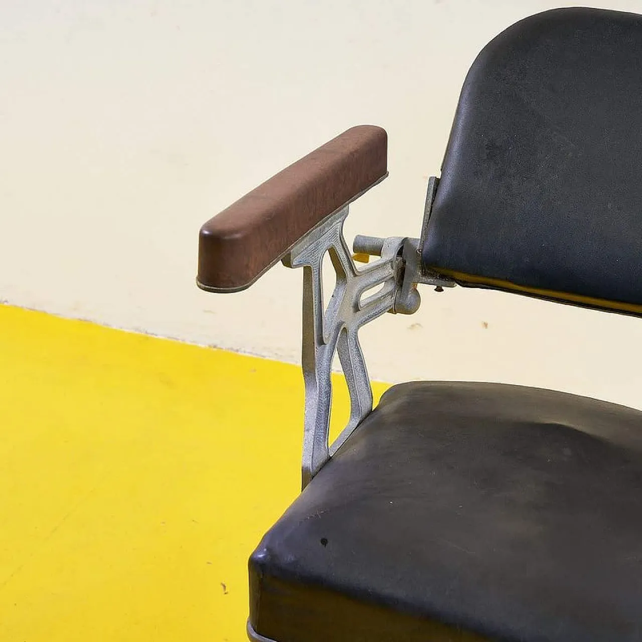 Metal barber stool, 1950s 5