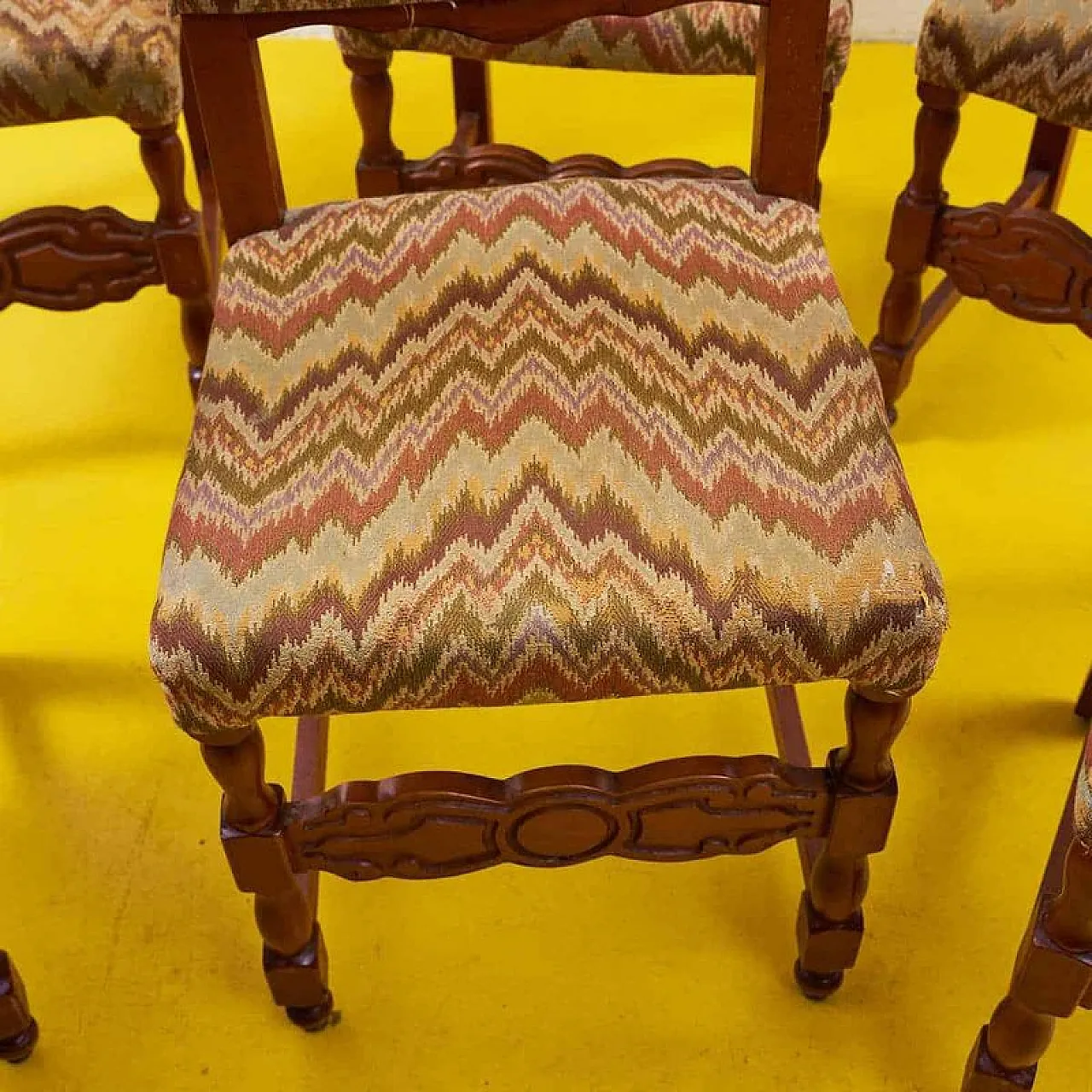 6 Spool chairs in wood, 1970s 2