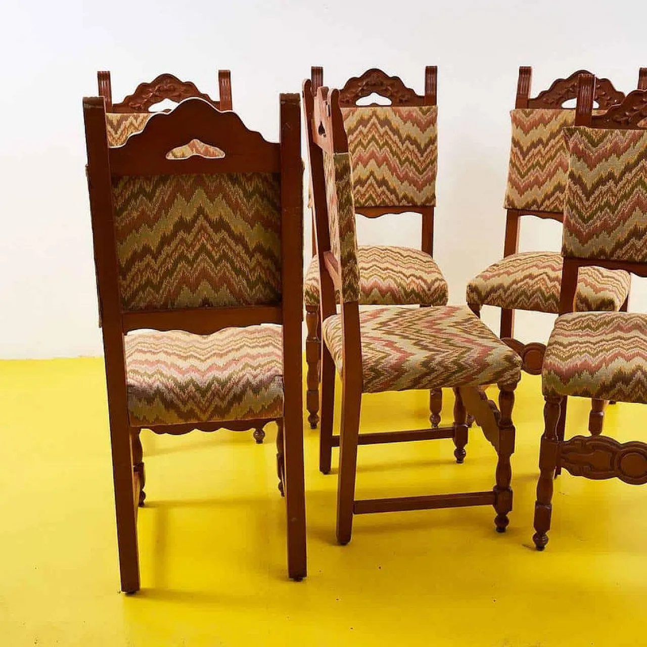 6 Spool chairs in wood, 1970s 5