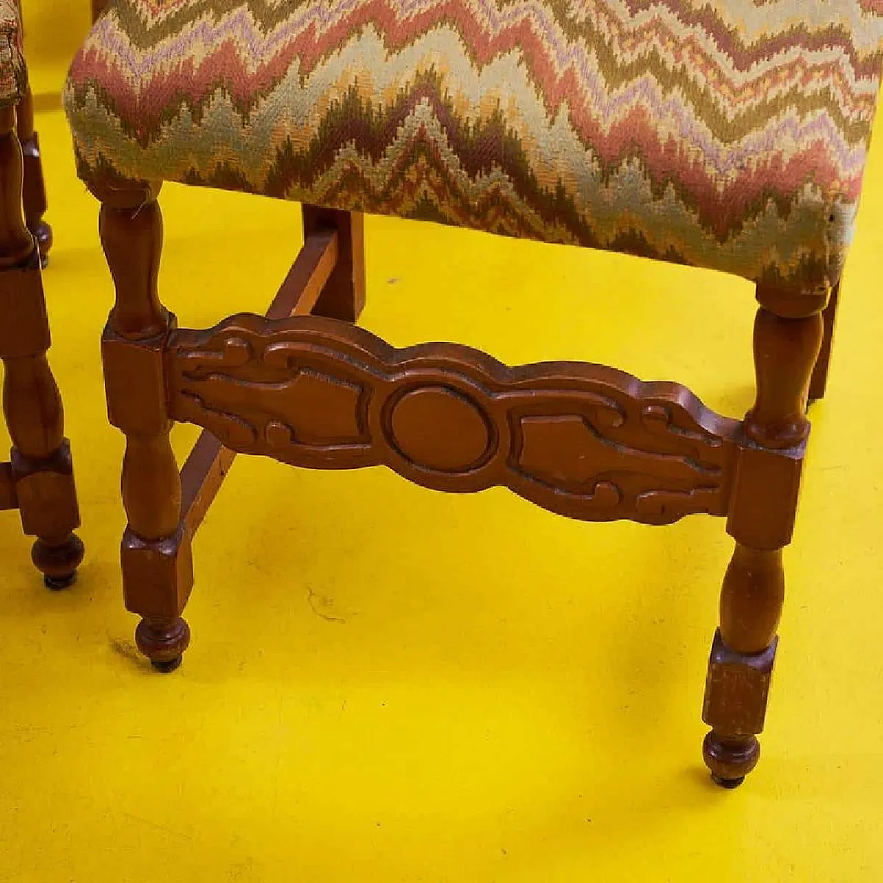 6 Spool chairs in wood, 1970s 6