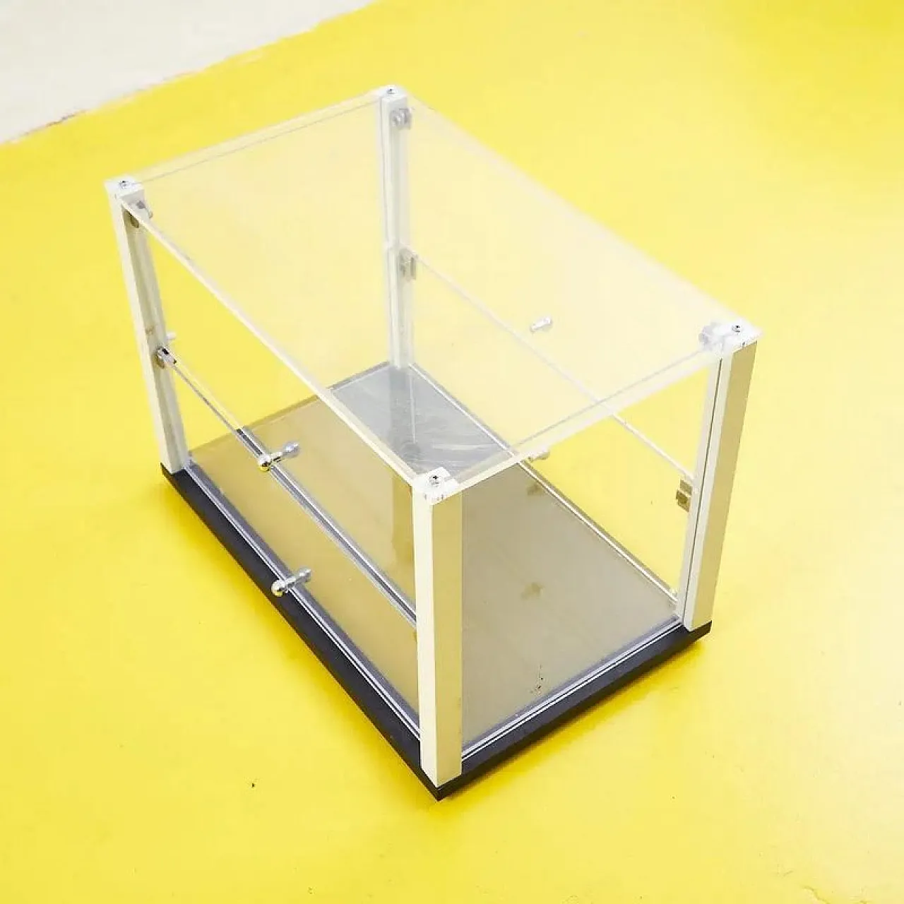 Display box in transparent acrylic, 1980s 4