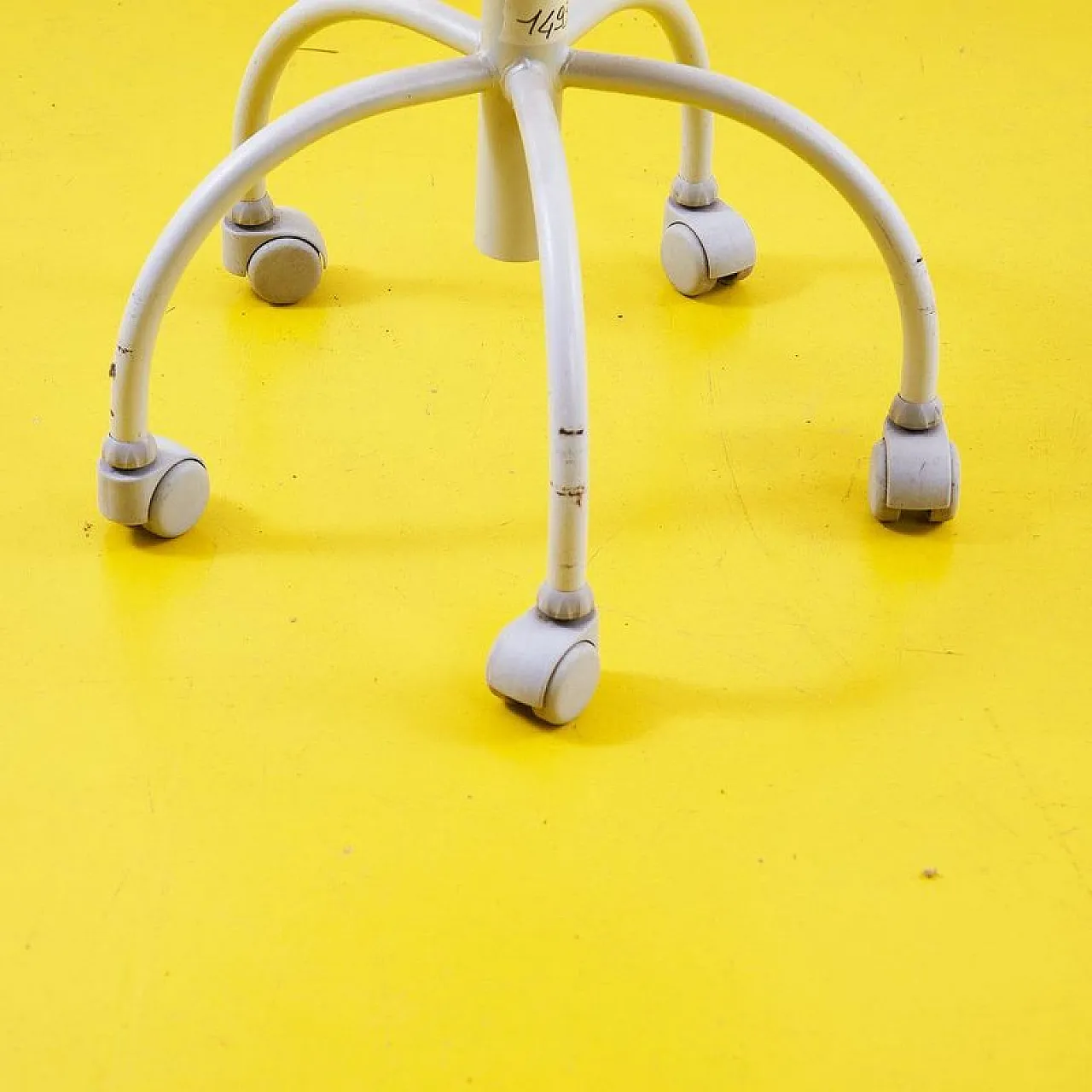 Sedia dal design moderno in plastica gialla, anni 2000 2
