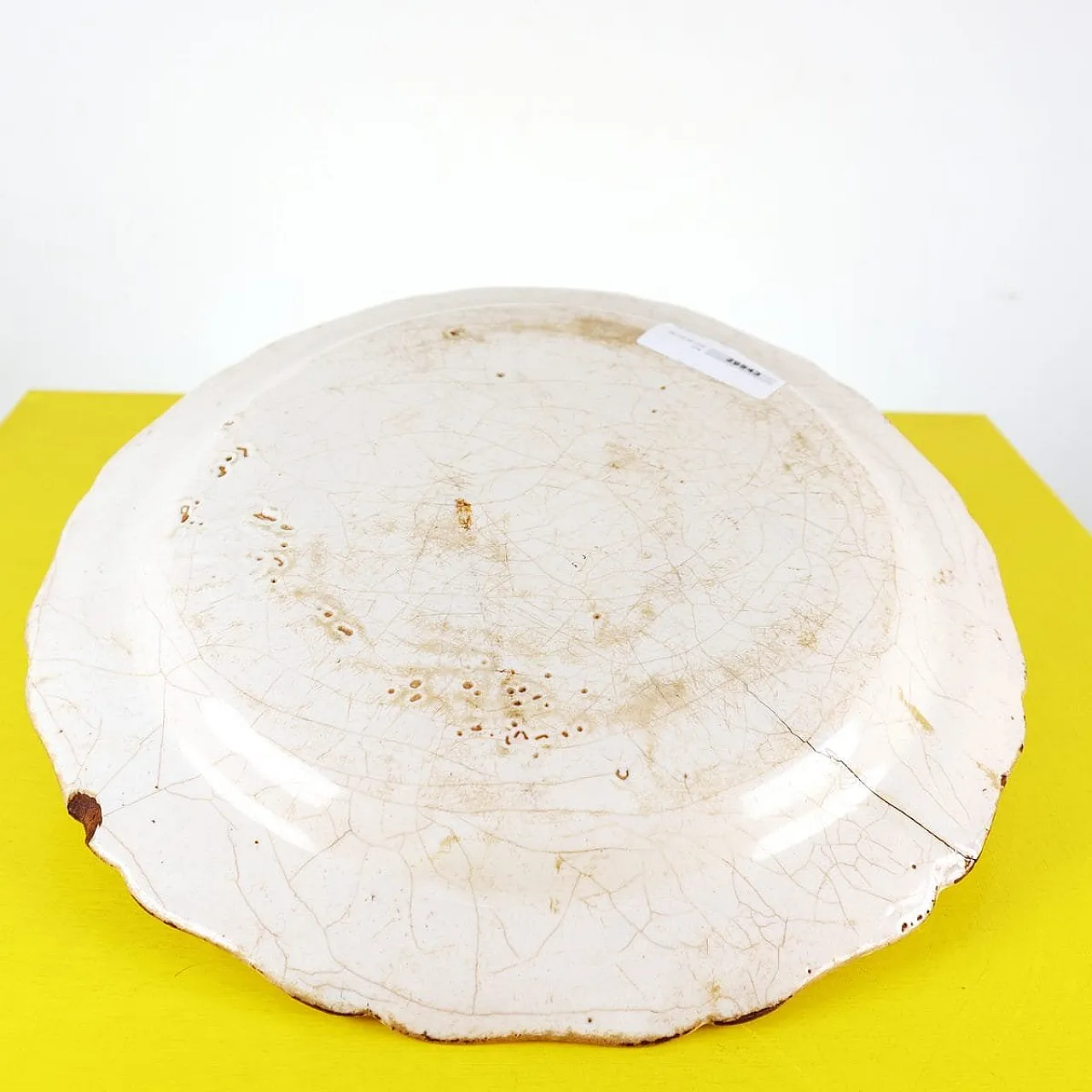 Piatto in terracotta smaltata dipinta a mano, Italia 10
