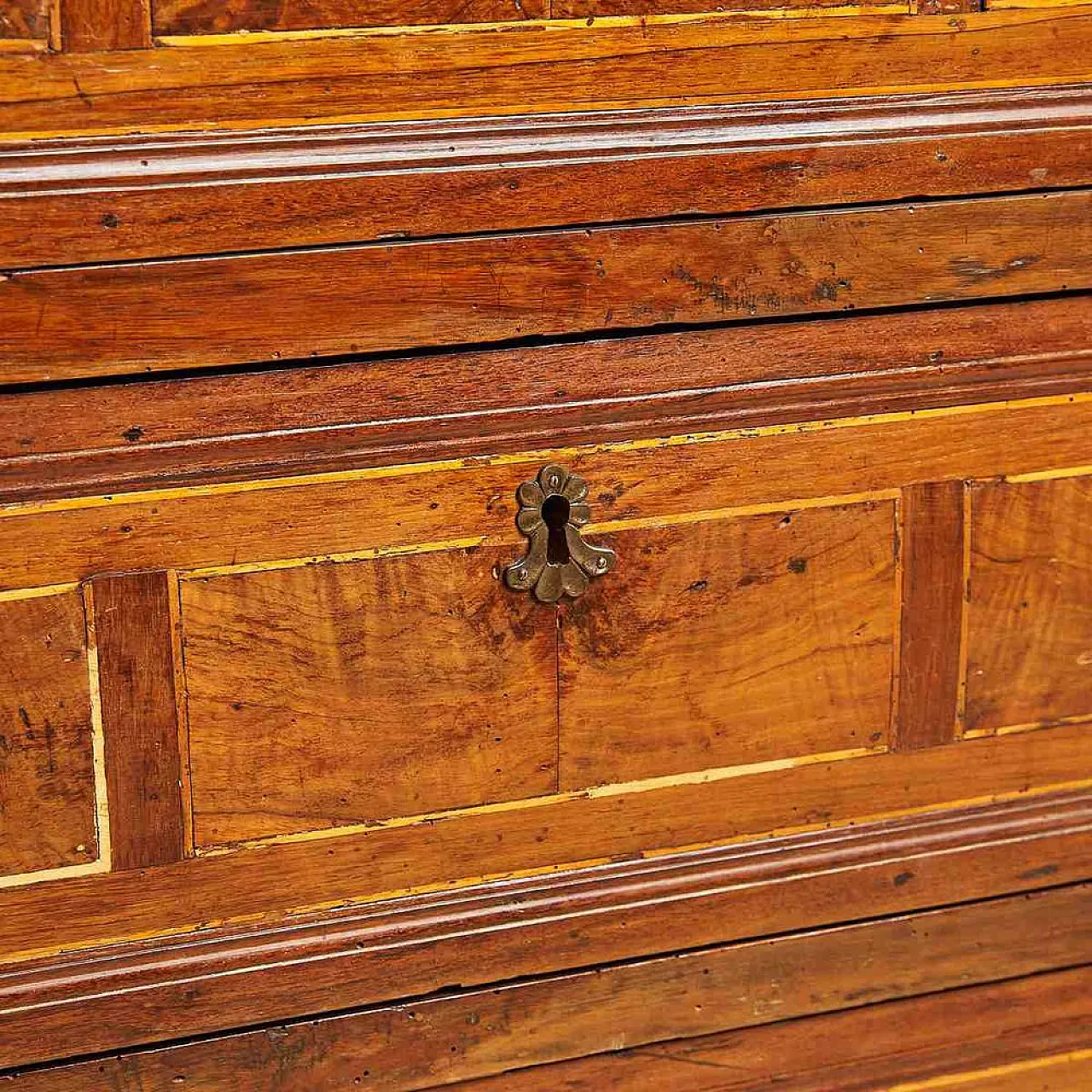 Wooden inlaid Chest of Drawers, 20th century 8