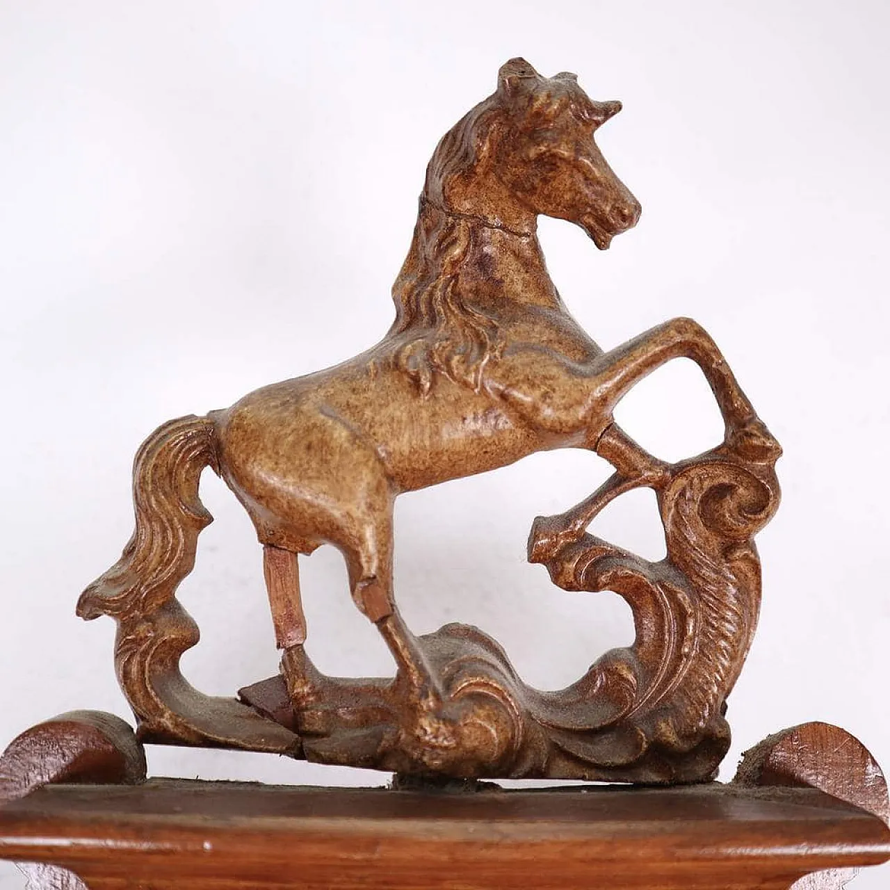 Wall Pendulum Clock in wood eith horse, 20th centrury 5