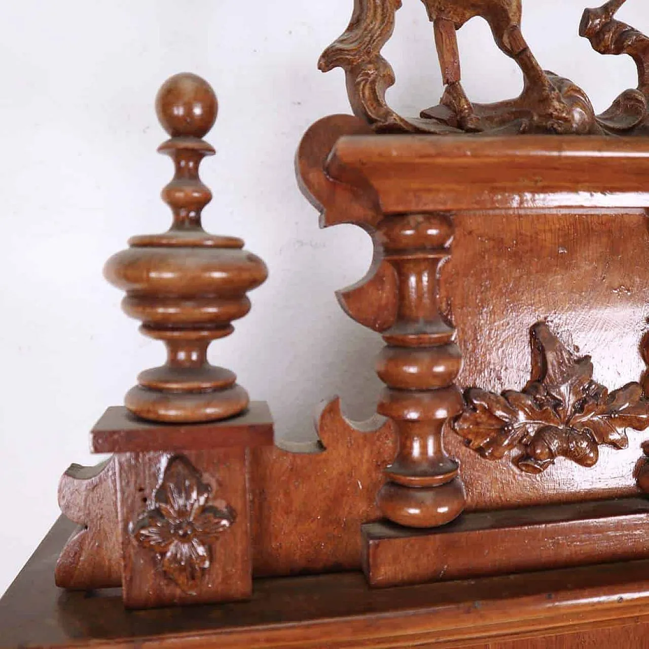 Wall Pendulum Clock in wood eith horse, 20th centrury 6