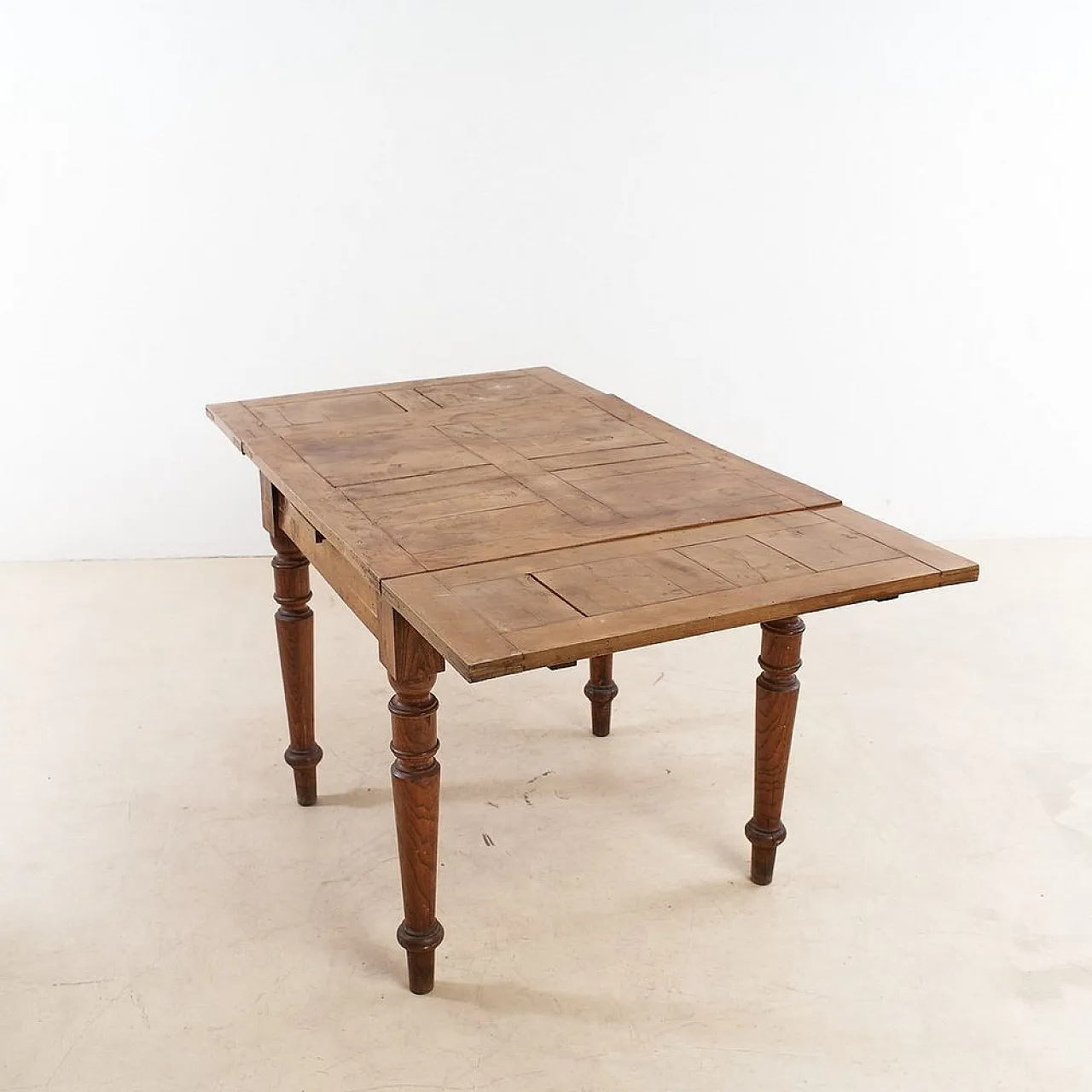 Romagnolo table in elm, 19th century 4