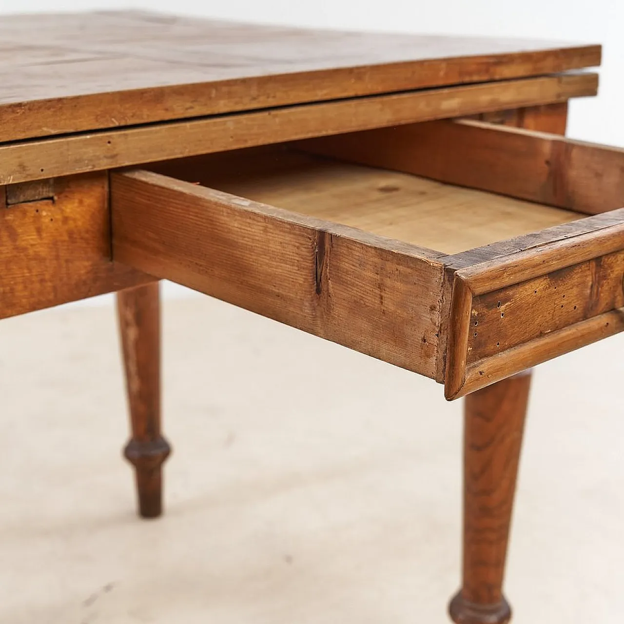 Romagnolo table in elm, 19th century 6
