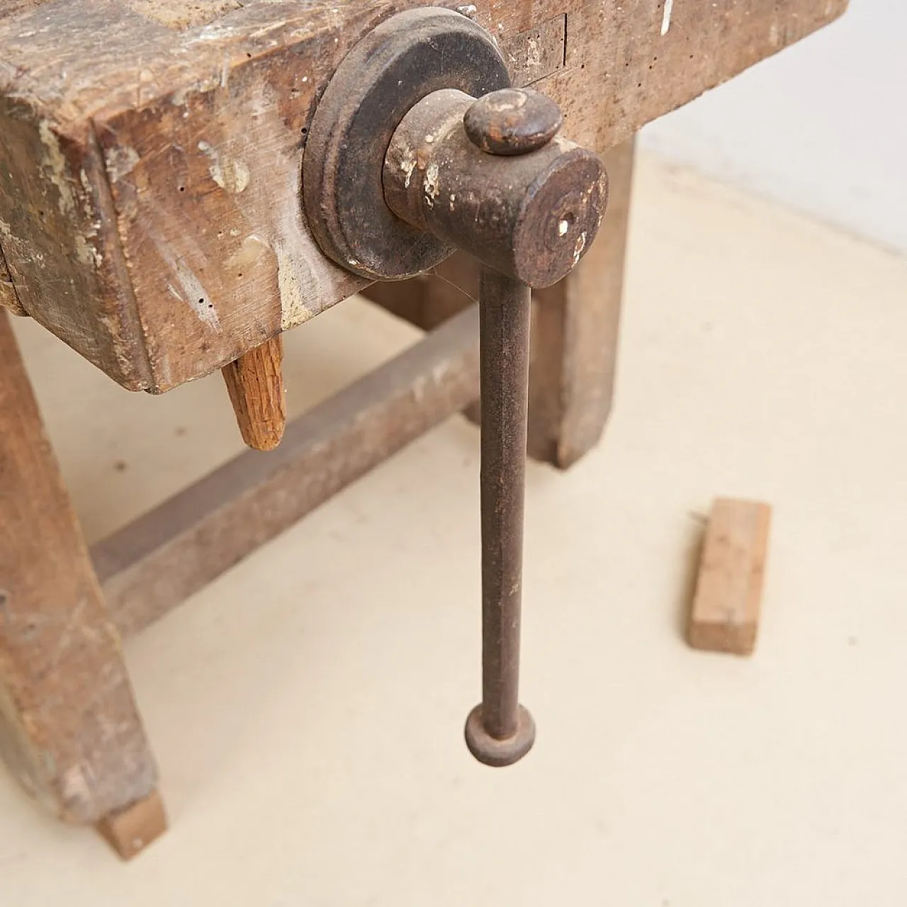 Antique carpenter Work table in Wood, 20th century 7