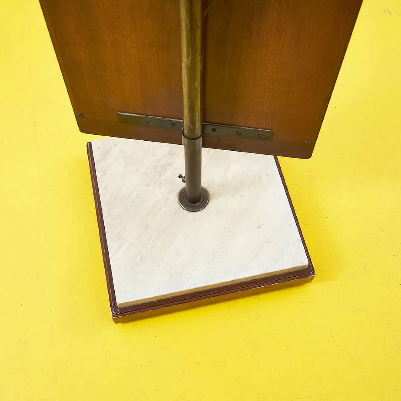 Specchio da camera girevole con base in marmo, anni '60 5