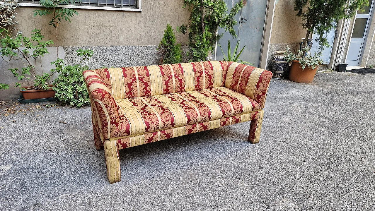 Divano a due posti con tessuto floreale con bordi in ottone, anni '80 1
