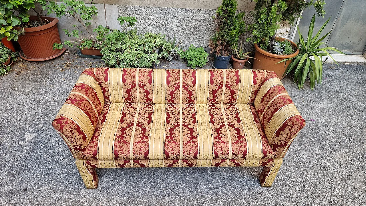 Divano a due posti con tessuto floreale con bordi in ottone, anni '80 13