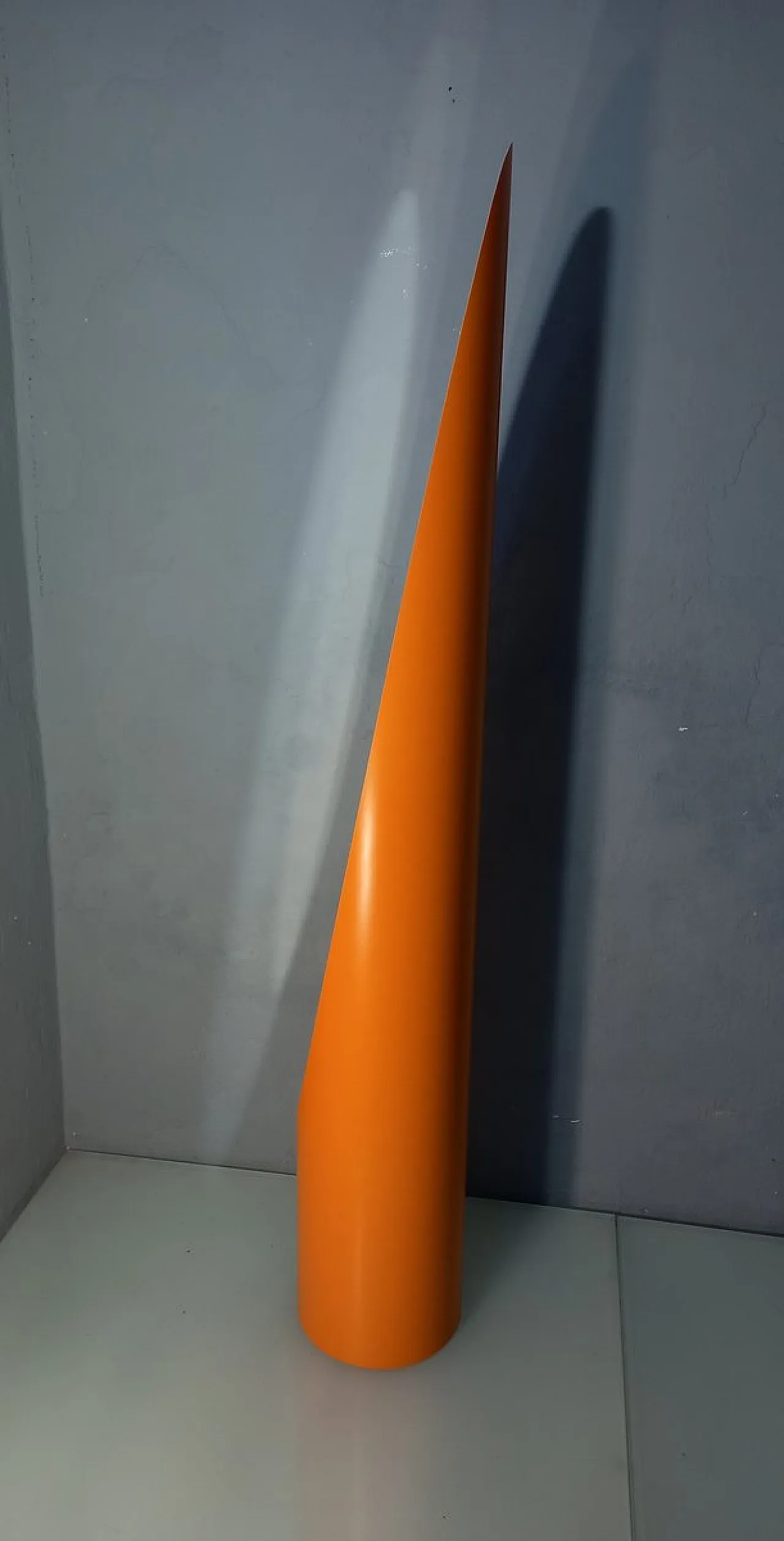 Specchio da terra modello Unghia Nail Lipstick arancione, anni 2000 2