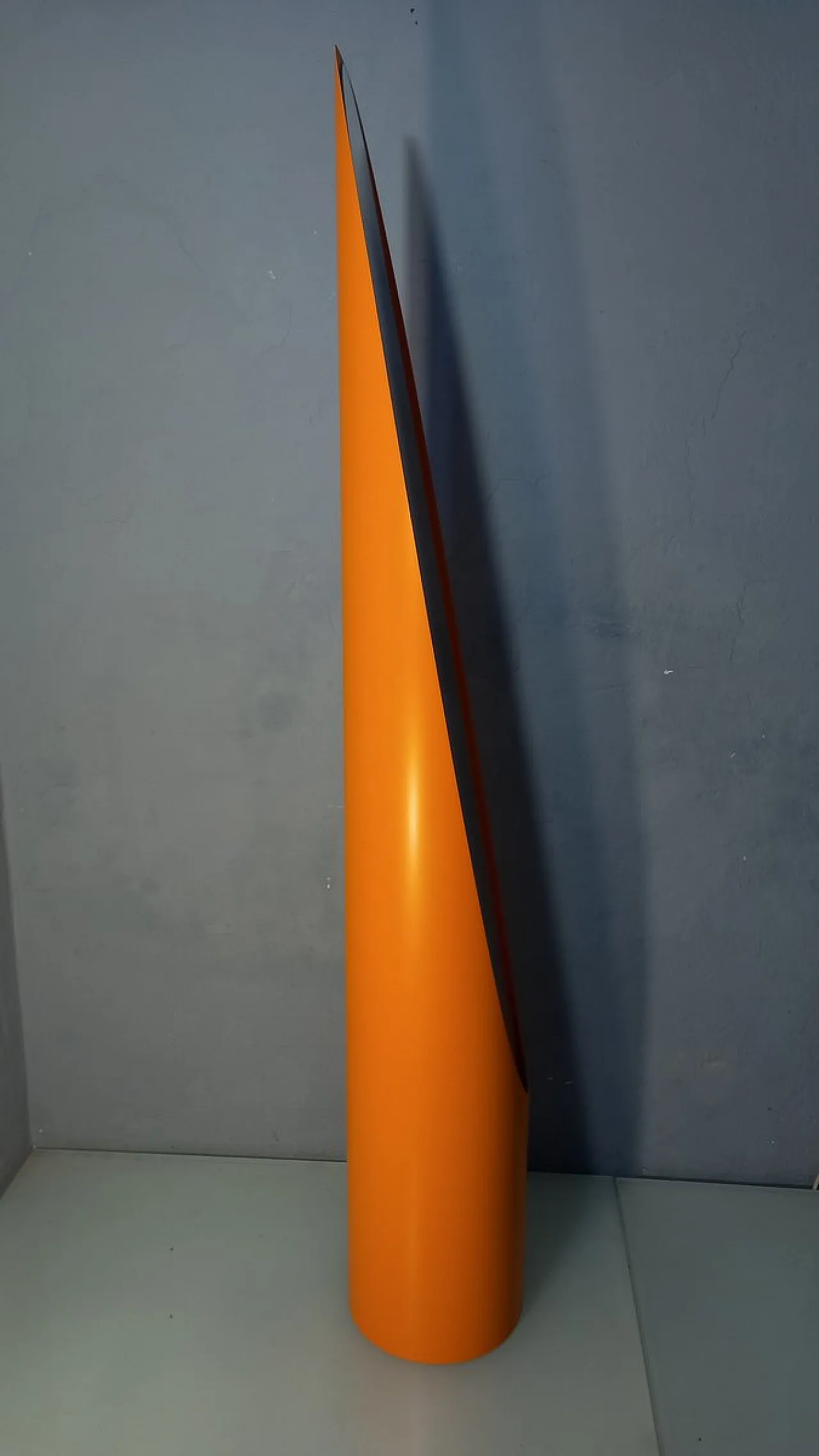 Specchio da terra modello Unghia Nail Lipstick arancione, anni 2000 3