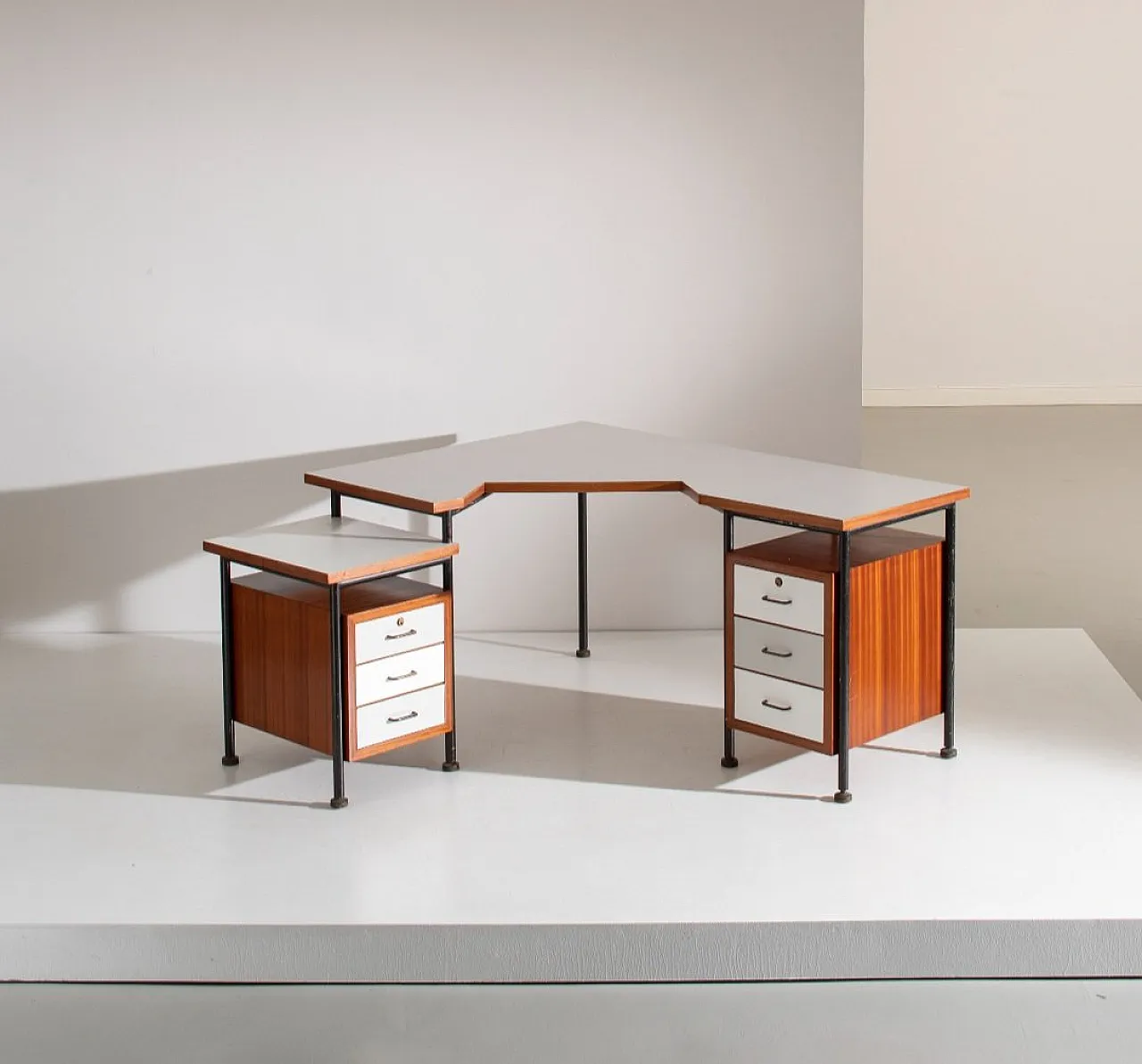 Corner desk by Sergio Coradeschi, 1950s 2