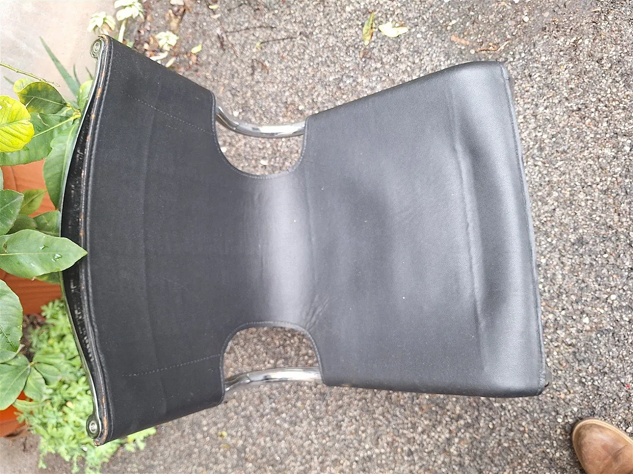 6 Chairs in chrome and black leather by Carlo Bartoli for T70, 1970s 5