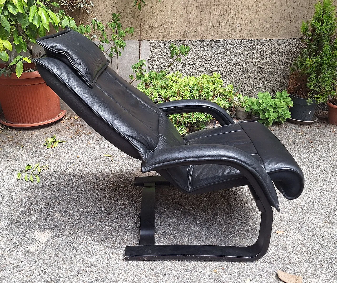 Oair of recliner armchair attributed to Alvar Aalto for Artek, 1960s 2