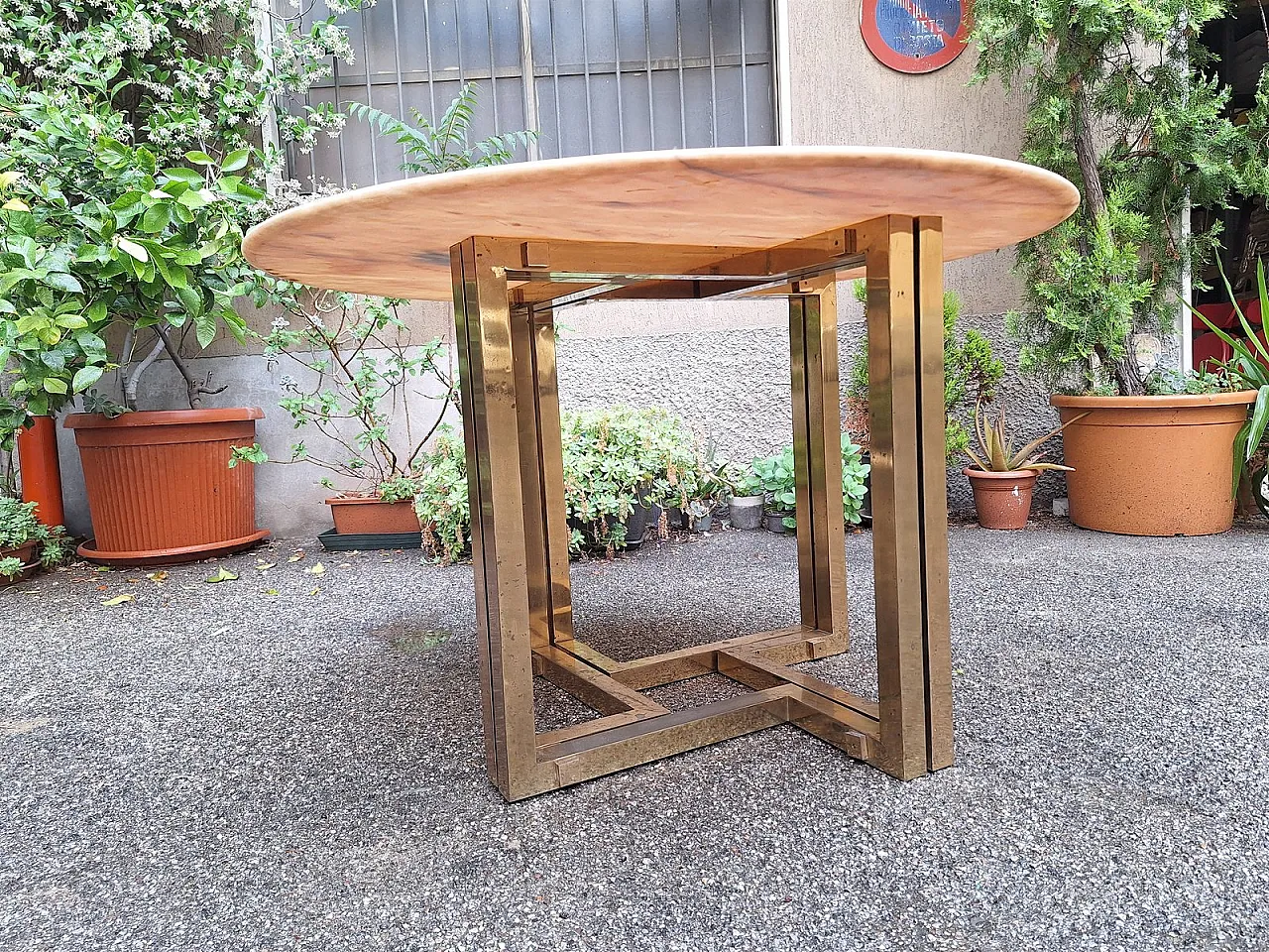 Tavolo da pranzo con base in ottone e ripiano in marmo, anni '60 22