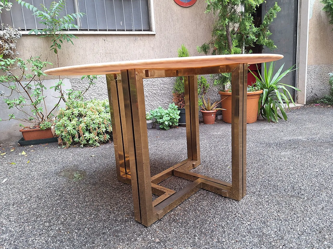 Tavolo da pranzo con base in ottone e ripiano in marmo, anni '60 25