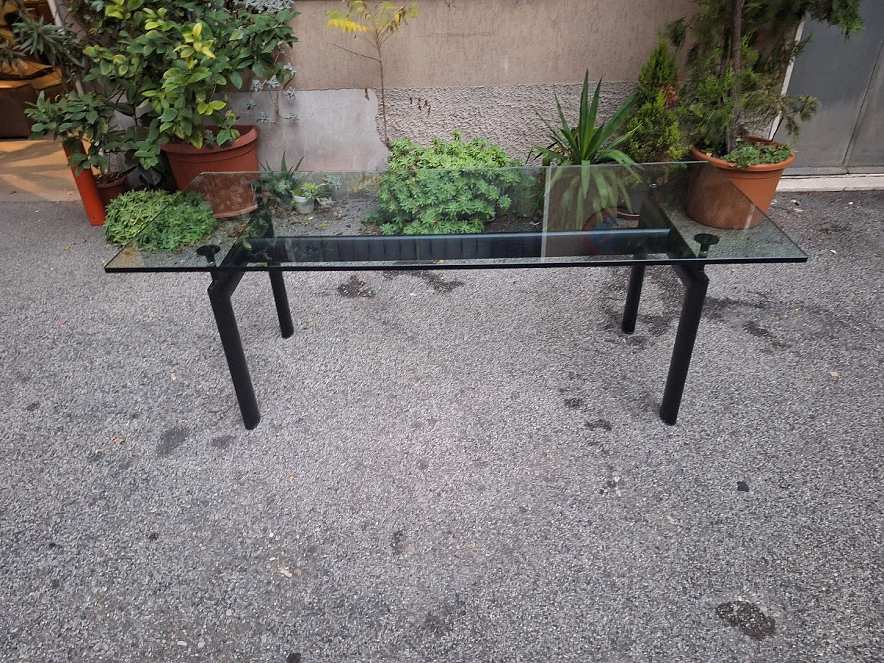 Tavolo da pranzo LC6 nero di Le Corbusier, anni '80 8