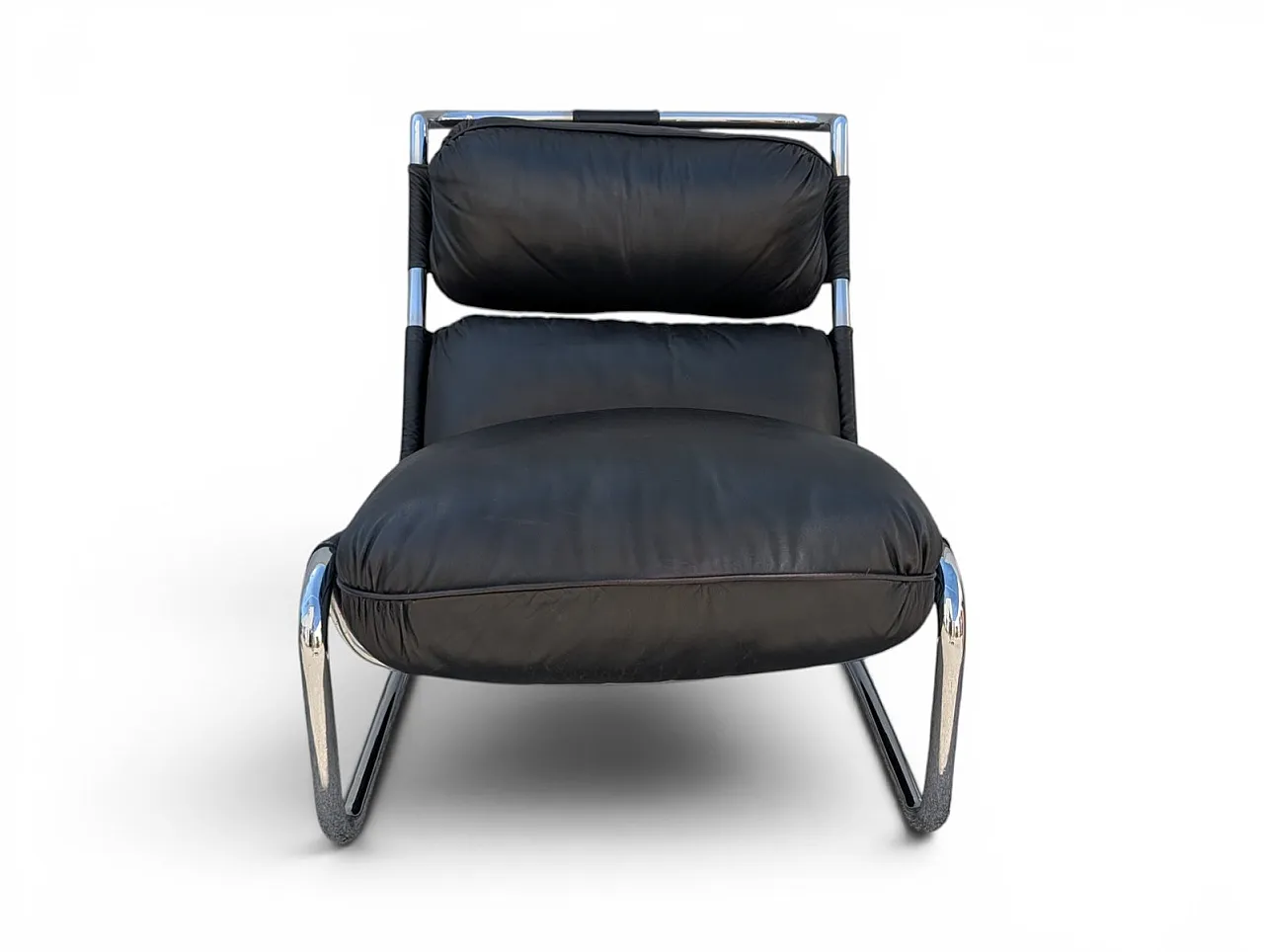 Living room chair in black leather and tubular steel, 1970s 1