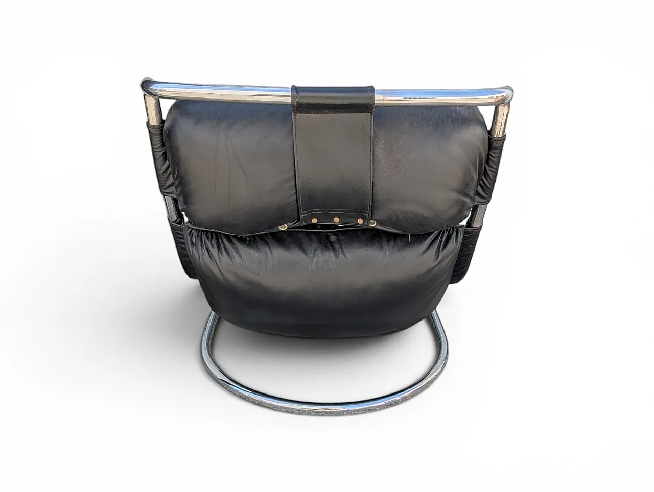 Living room chair in black leather and tubular steel, 1970s 4