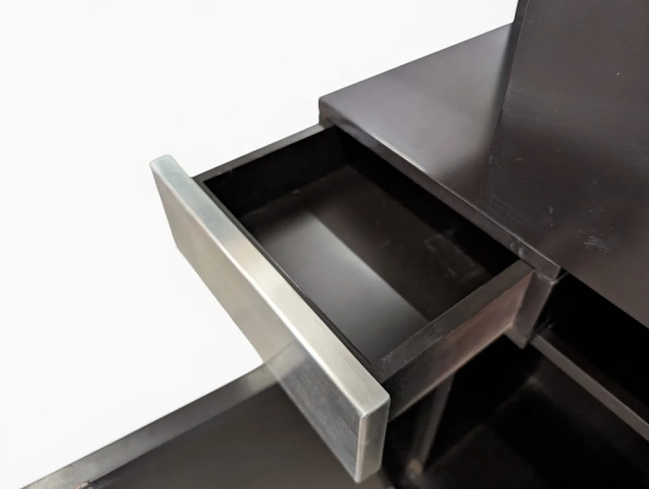 Console table in lacquered wood and glass, 1980s 10