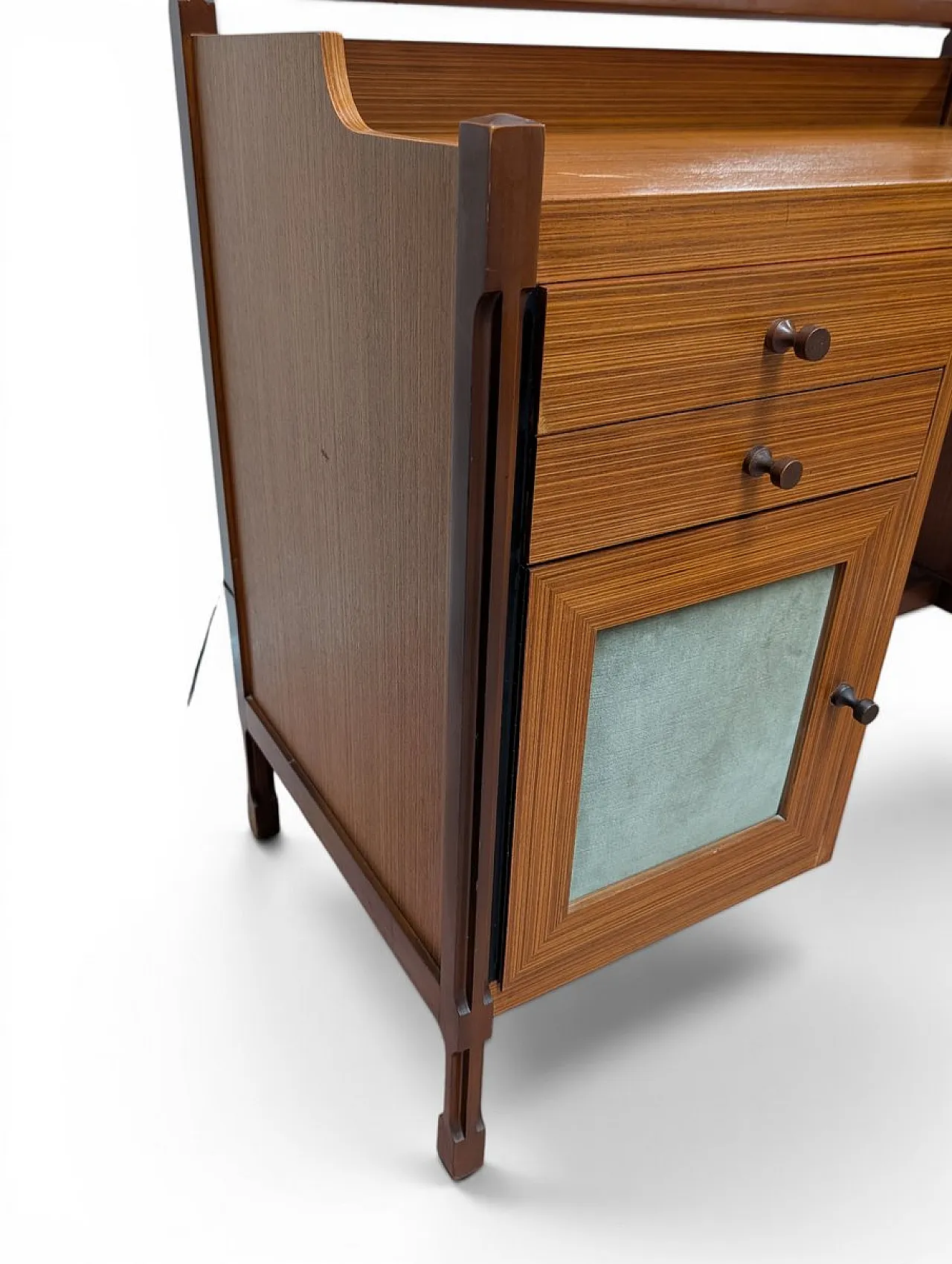3V dressing table with tilting mirror and integrated lamp, 1950s 13