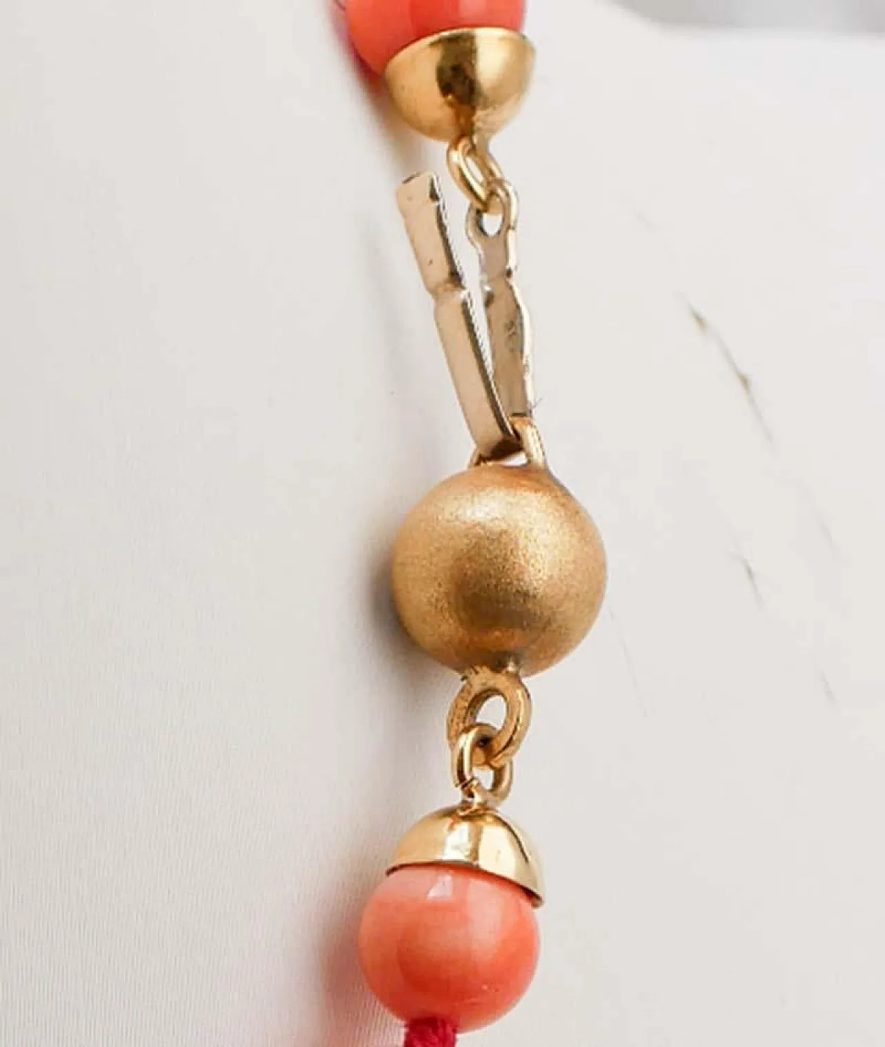 Coral, 18 karat yellow gold necklace, 20th century 4