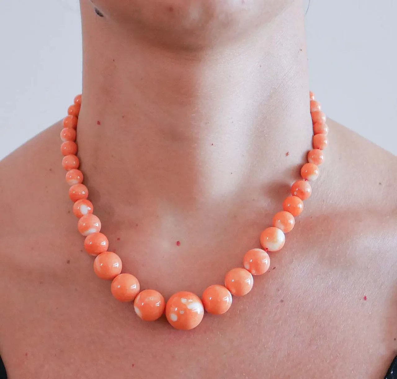 Coral, 18 karat yellow gold necklace, 20th century 6