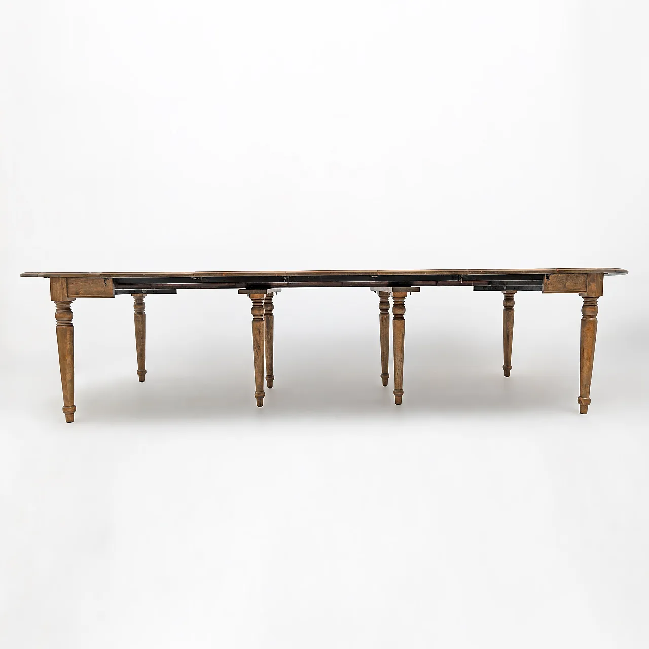 Elm extendable round dining table with five leaves, 19th century 2