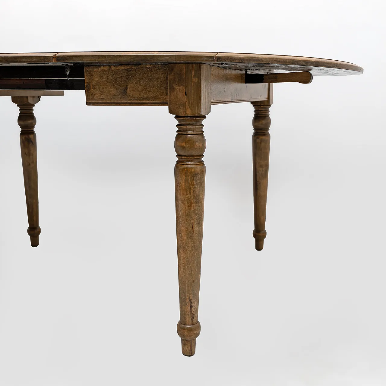 Elm extendable round dining table with five leaves, 19th century 14