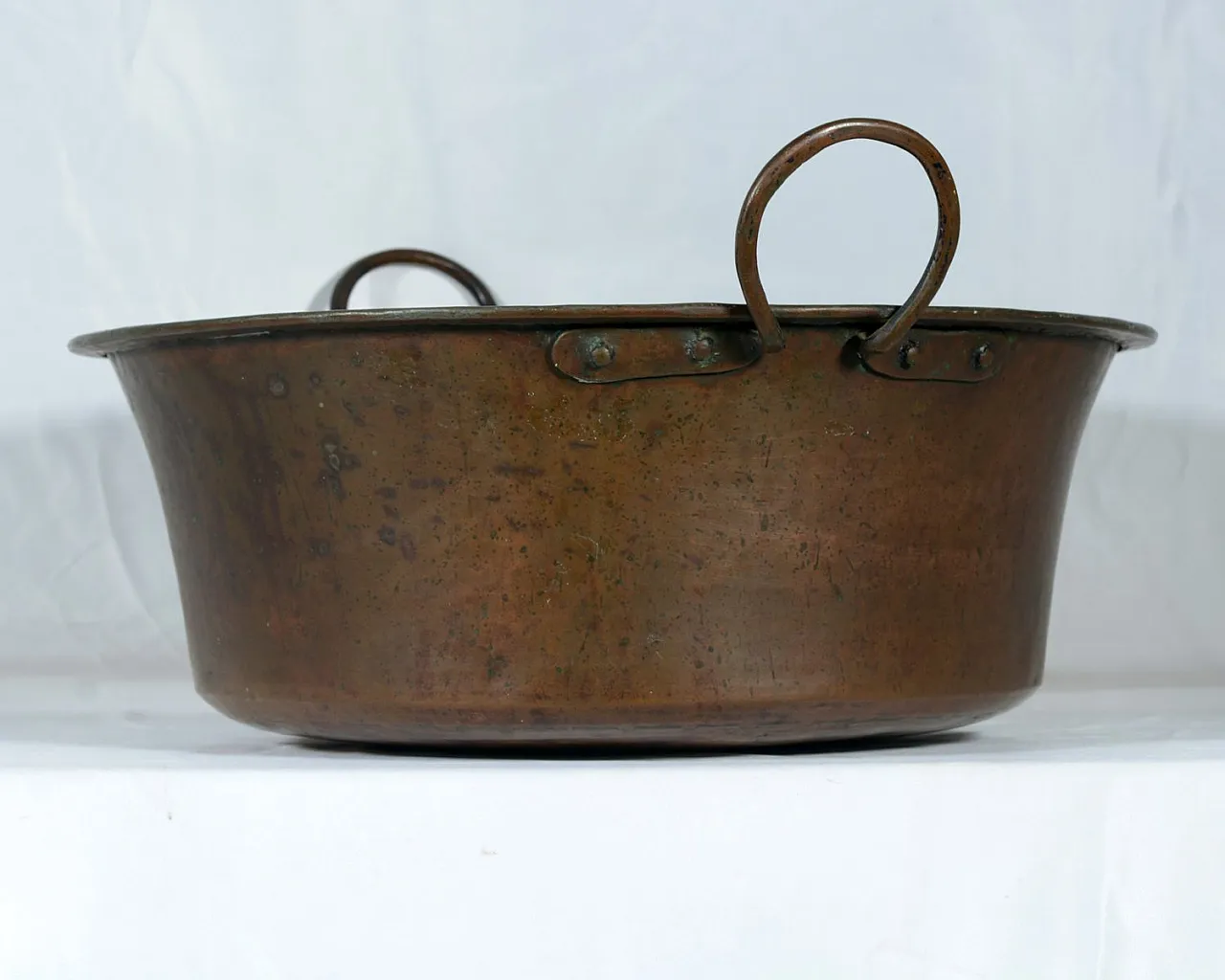 Hand-hammered copper basin with forged iron handles, 19th century 1