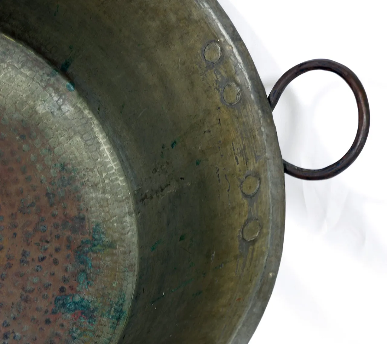 Hand-hammered copper basin with forged iron handles, 19th century 5
